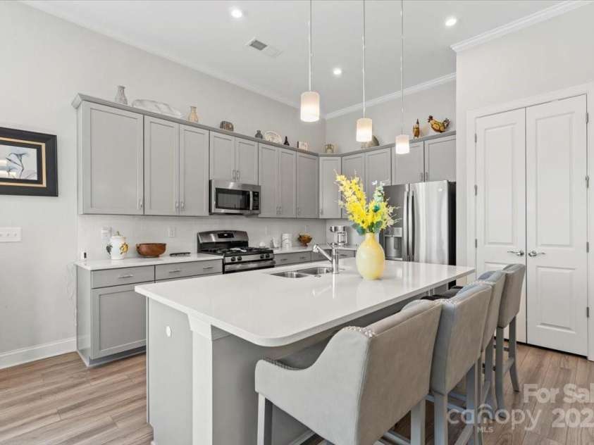 7343 Overjoyed Crossing, Charlotte, NC 28215.  MLS# CAR4300005, YatesRealty ID 2343. 