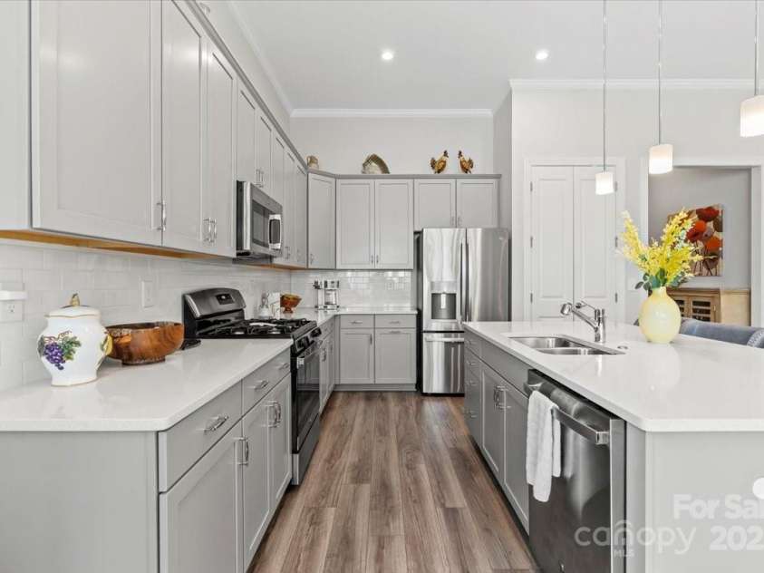 7343 Overjoyed Crossing, Charlotte, NC 28215.  MLS# CAR4300005, YatesRealty ID 2343. 