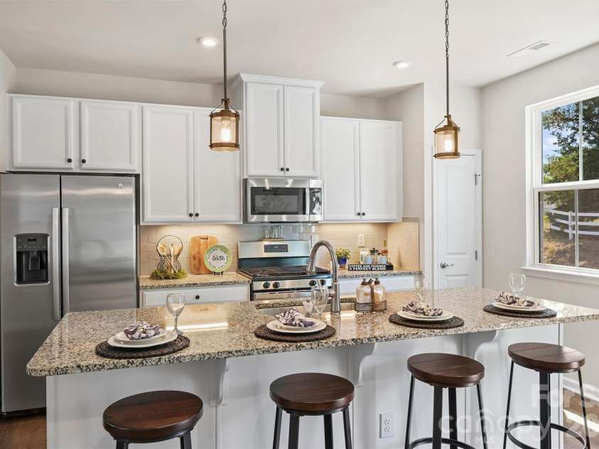 2636 Grantham Place Drive, Fort Mill, SC 29715.  MLS# CAR4374679, YatesRealty ID 23431. 