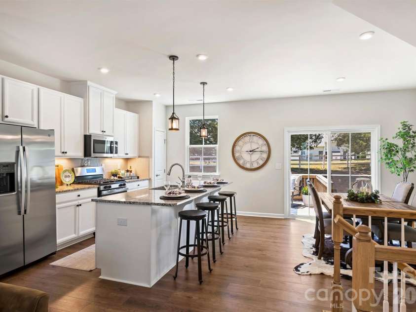 2636 Grantham Place Drive, Fort Mill, SC 29715.  MLS# CAR4374679, YatesRealty ID 23431. Gourmet Kitchen