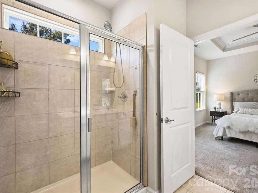 2636 Grantham Place Drive, Fort Mill, SC 29715.  MLS# CAR4374679, YatesRealty ID 23431. Primary Bathroom