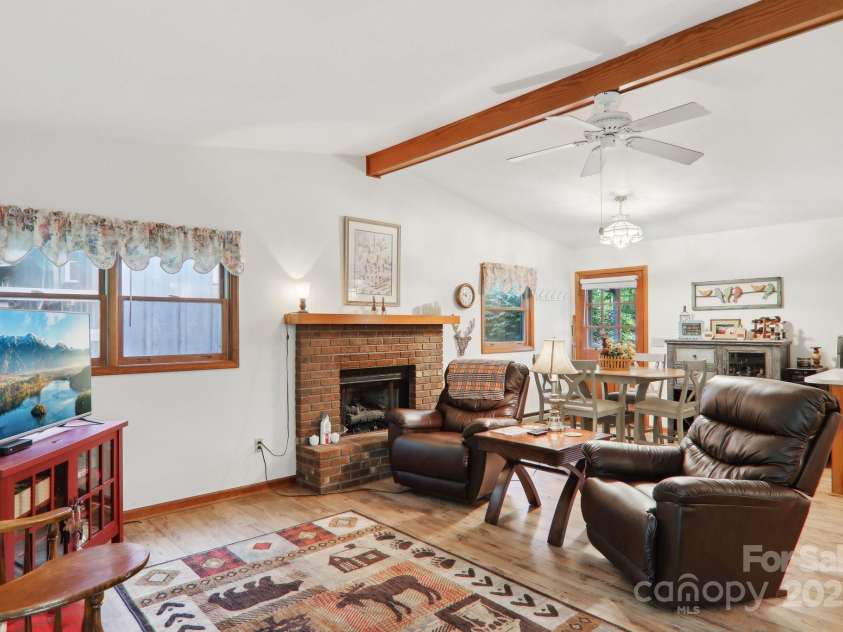 418 Stoney Ridge Loop, Maggie Valley, NC 28751.  MLS# CAR4265478, YatesRealty ID 23431. 
