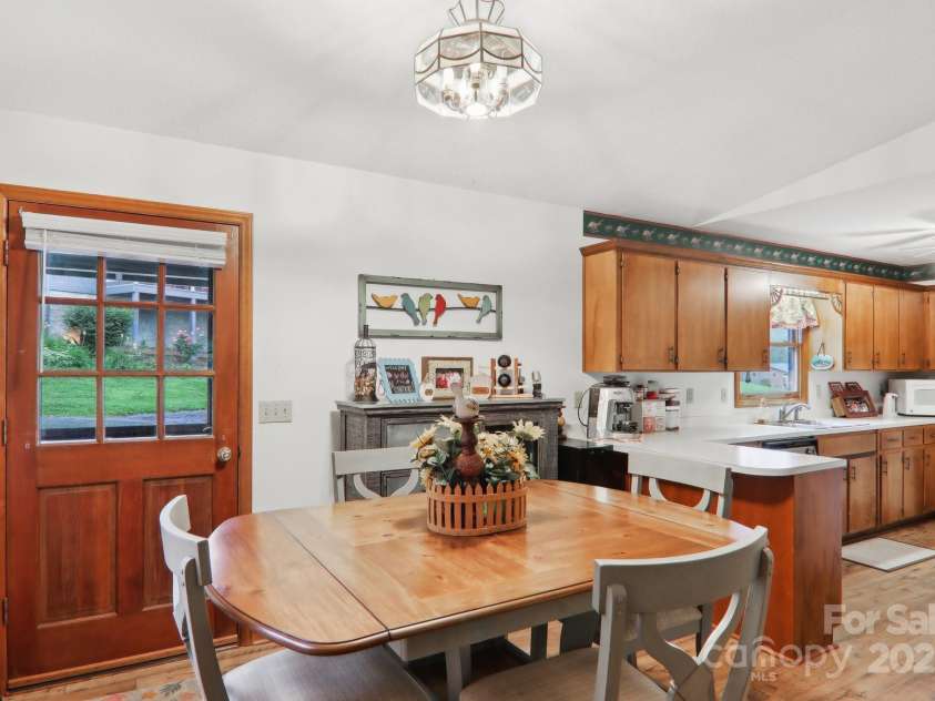 418 Stoney Ridge Loop, Maggie Valley, NC 28751.  MLS# CAR4265478, YatesRealty ID 23431. 