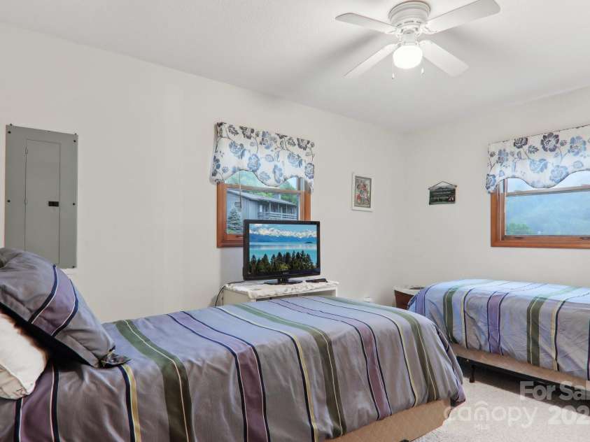 418 Stoney Ridge Loop, Maggie Valley, NC 28751.  MLS# CAR4265478, YatesRealty ID 23431. 