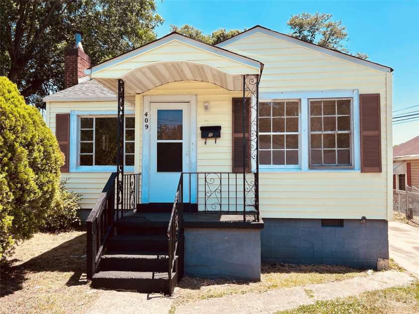 409 Messner Street, Salisbury, NC 28144.  MLS# CAR4383902, YatesRealty ID 23432. 