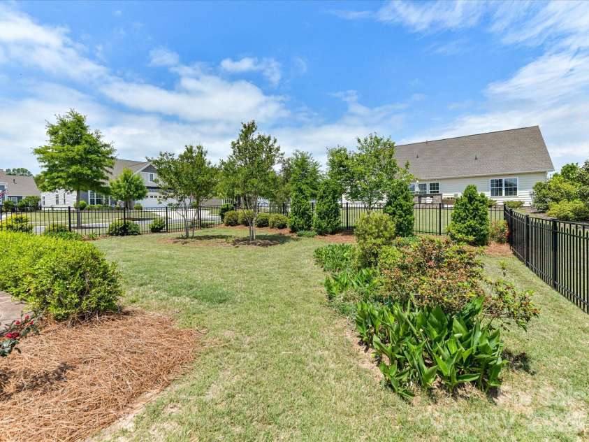 5116 Lassen Volcanic Trail, Lancaster, SC 29720.  MLS# CAR4377413, YatesRealty ID 23434. Beautifully Landscaped Yard