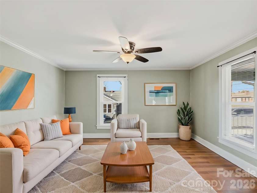 61 27th Street, Hickory, NC 28601.  MLS# CAR4353290, YatesRealty ID 23435. 