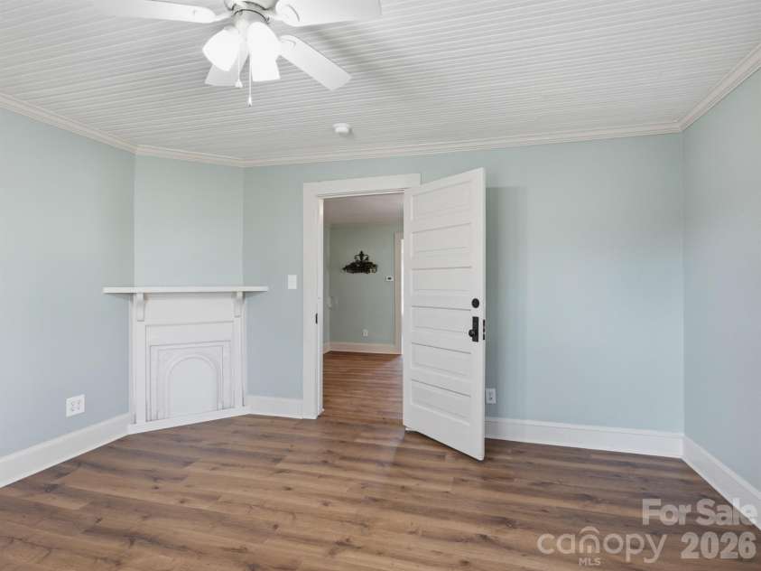 61 27th Street, Hickory, NC 28601.  MLS# CAR4353290, YatesRealty ID 23435. 