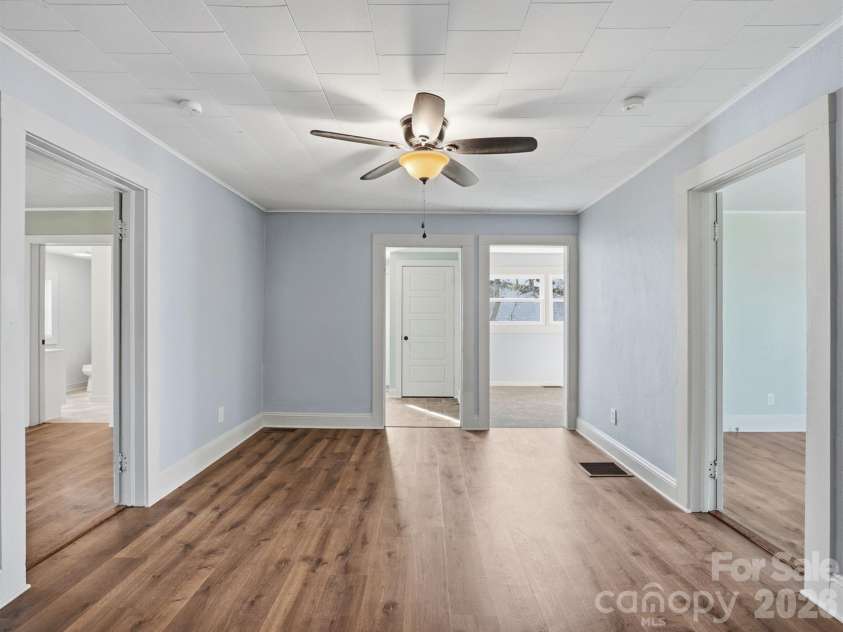 61 27th Street, Hickory, NC 28601.  MLS# CAR4353290, YatesRealty ID 23435. 