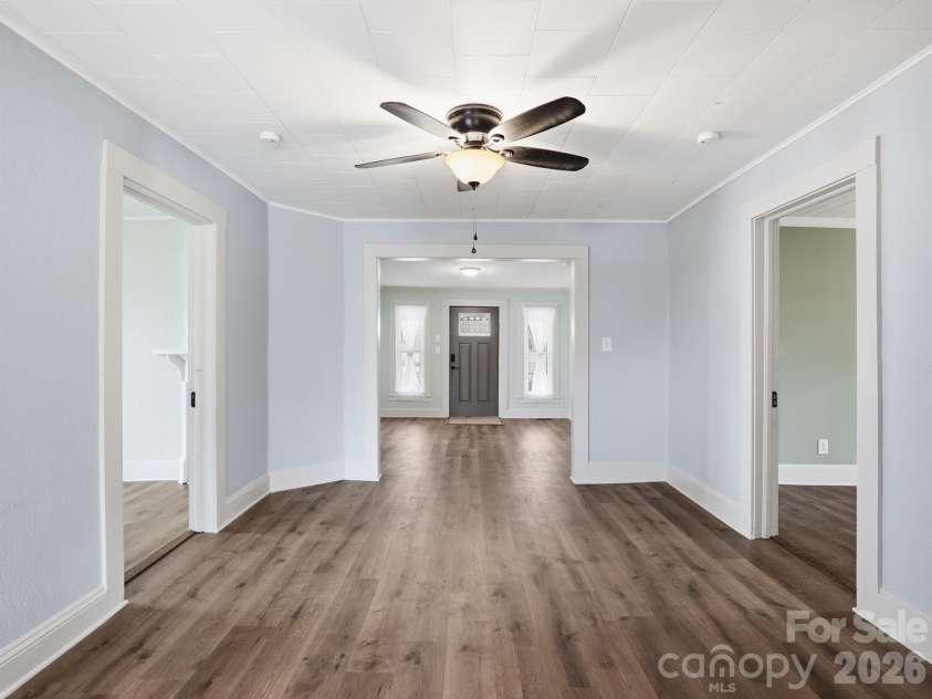 61 27th Street, Hickory, NC 28601.  MLS# CAR4353290, YatesRealty ID 23435. 