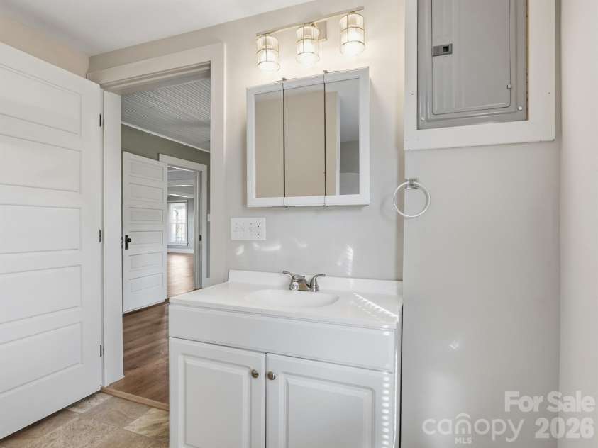 61 27th Street, Hickory, NC 28601.  MLS# CAR4353290, YatesRealty ID 23435. 