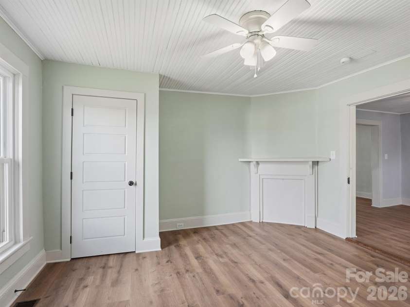 61 27th Street, Hickory, NC 28601.  MLS# CAR4353290, YatesRealty ID 23435. 