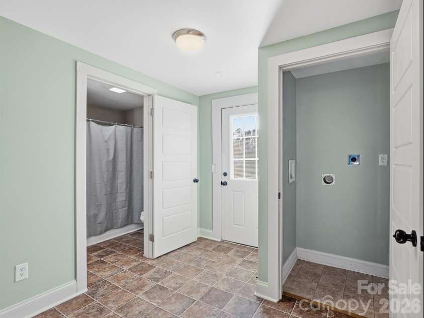 61 27th Street, Hickory, NC 28601.  MLS# CAR4353290, YatesRealty ID 23435. 