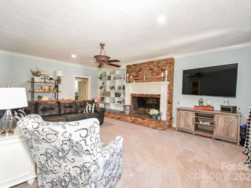 711 Yadkin Street, Albemarle, NC 28001.  MLS# CAR4273790, YatesRealty ID 23435. 
