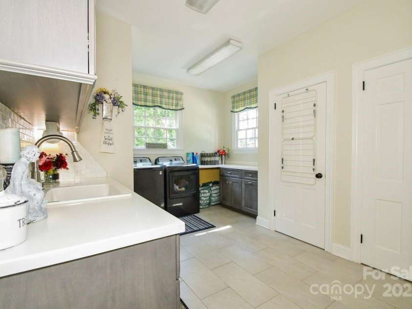 711 Yadkin Street, Albemarle, NC 28001.  MLS# CAR4273790, YatesRealty ID 23435. 