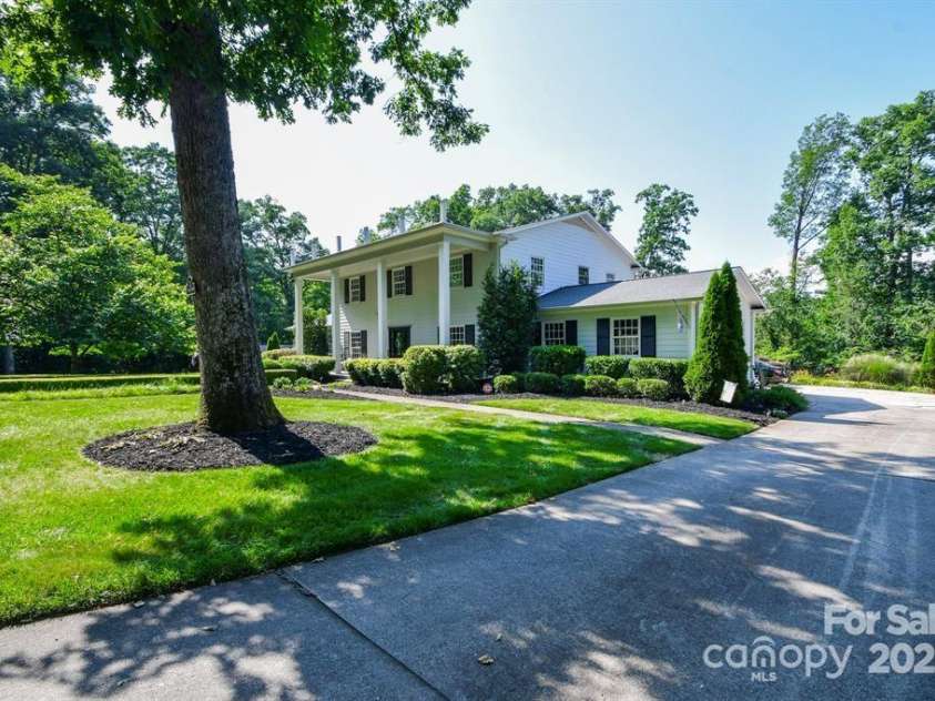 711 Yadkin Street, Albemarle, NC 28001.  MLS# CAR4326114, YatesRealty ID 23435. 