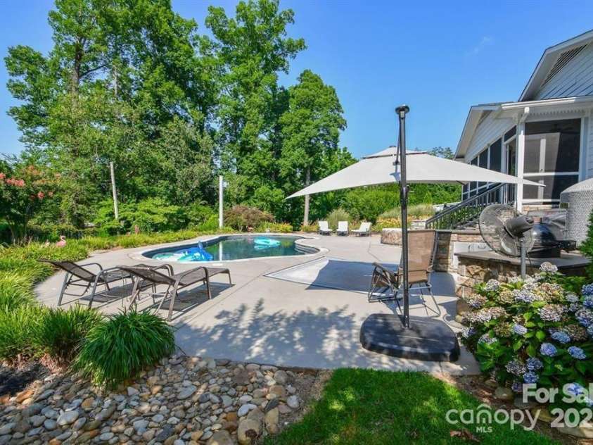 711 Yadkin Street, Albemarle, NC 28001.  MLS# CAR4326114, YatesRealty ID 23435. 