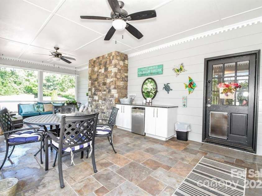 711 Yadkin Street, Albemarle, NC 28001.  MLS# CAR4326114, YatesRealty ID 23435. 