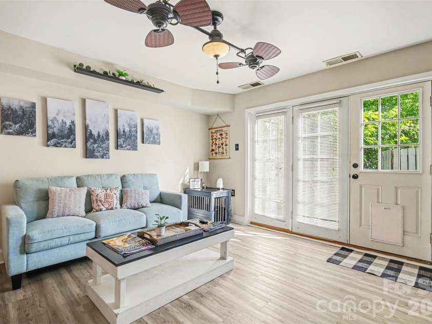 1201 Green Oaks Lane, Charlotte, NC 28205.  MLS# CAR4373032, YatesRealty ID 23436. 