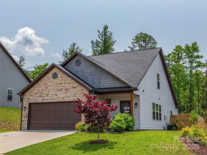 218 Water Leaf Drive, Weaverville, NC 28787.  MLS# CAR4266652, YatesRealty ID 23436. 