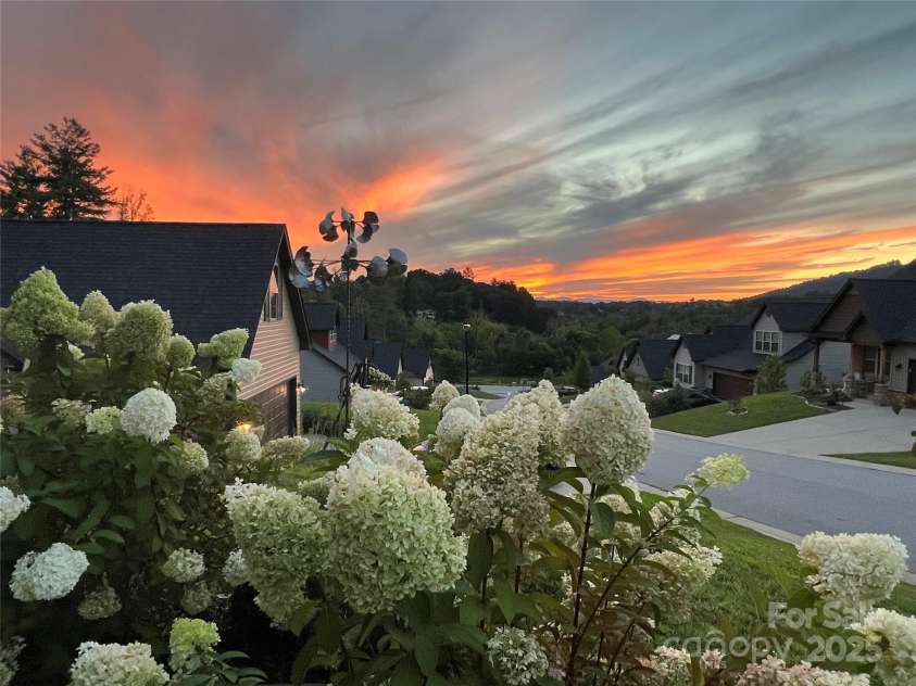 218 Water Leaf Drive, Weaverville, NC 28787.  MLS# CAR4266652, YatesRealty ID 23436. 