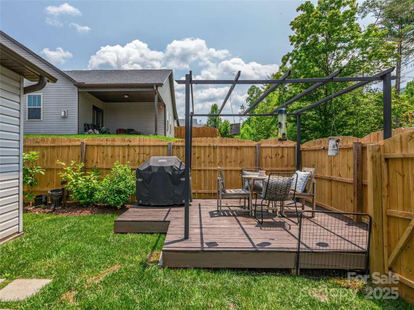 218 Water Leaf Drive, Weaverville, NC 28787.  MLS# CAR4266652, YatesRealty ID 23436. 