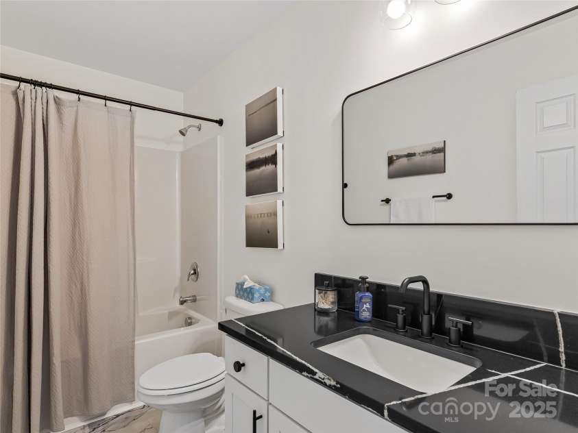 218 Water Leaf Drive, Weaverville, NC 28787.  MLS# CAR4266652, YatesRealty ID 23436. Full bath - upper