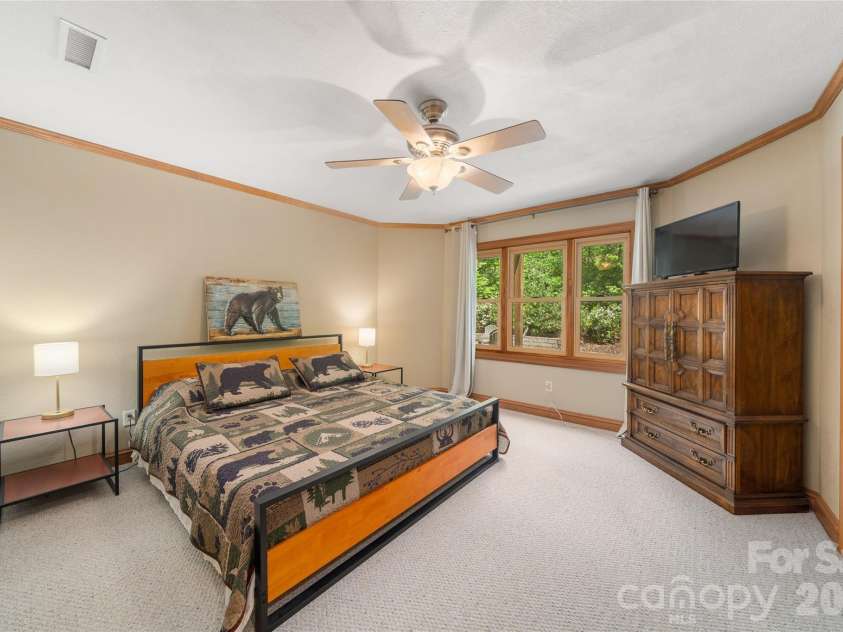 176 Hemlock Lane, Lake Lure, NC 28746.  MLS# CAR4374433, YatesRealty ID 23437. Extra room no 5