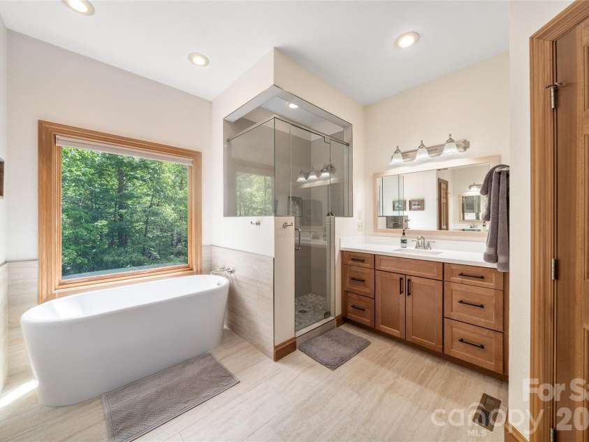 176 Hemlock Lane, Lake Lure, NC 28746.  MLS# CAR4374433, YatesRealty ID 23437. Primary bath