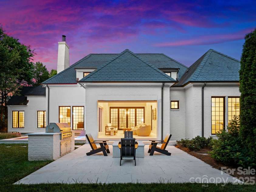 4714 Ockley Manor Lane, Charlotte, NC 28226.  MLS# CAR4272005, YatesRealty ID 23437. 