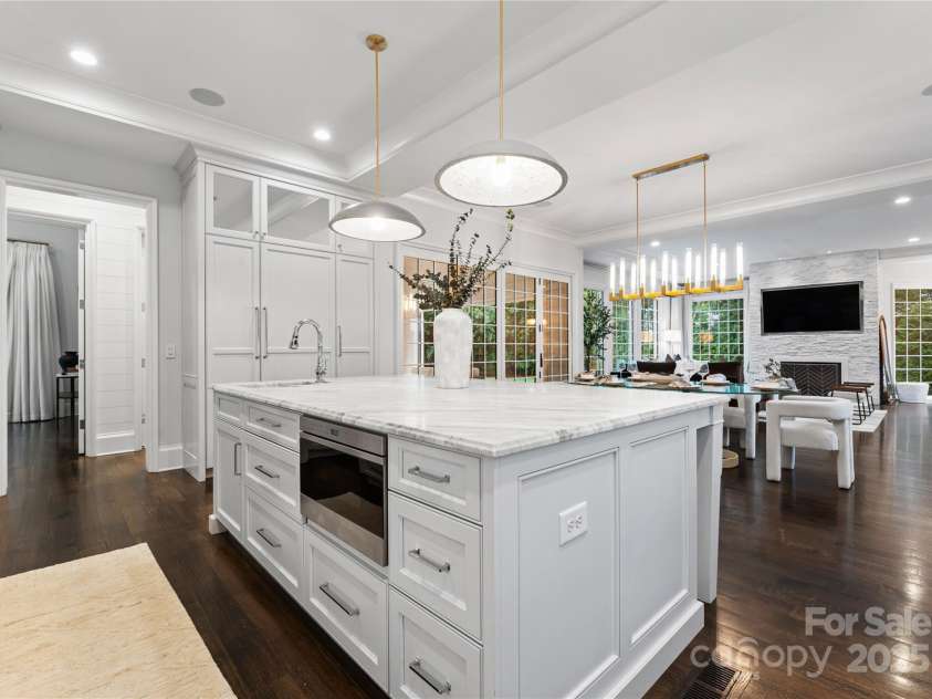 4714 Ockley Manor Lane, Charlotte, NC 28226.  MLS# CAR4272005, YatesRealty ID 23437. 