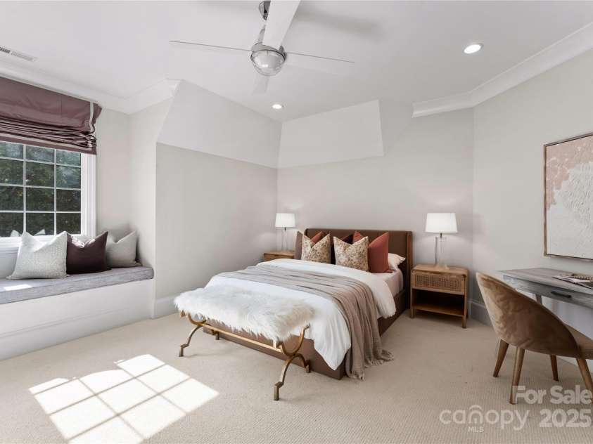 4714 Ockley Manor Lane, Charlotte, NC 28226.  MLS# CAR4272005, YatesRealty ID 23437. 