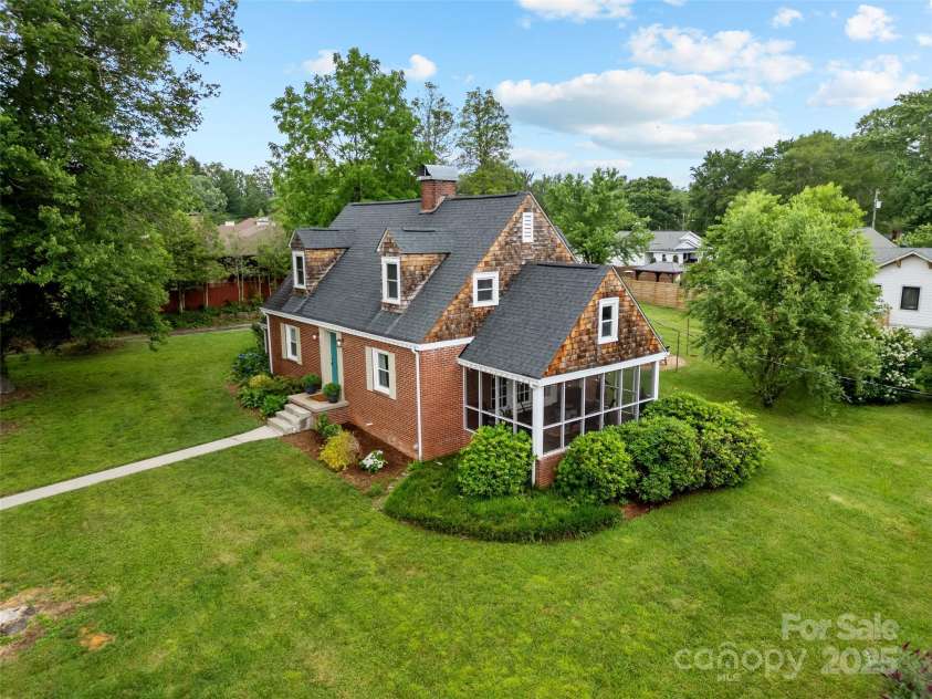 179 Country Club Road, Brevard, NC 28712.  MLS# CAR4269637, YatesRealty ID 23438. 
