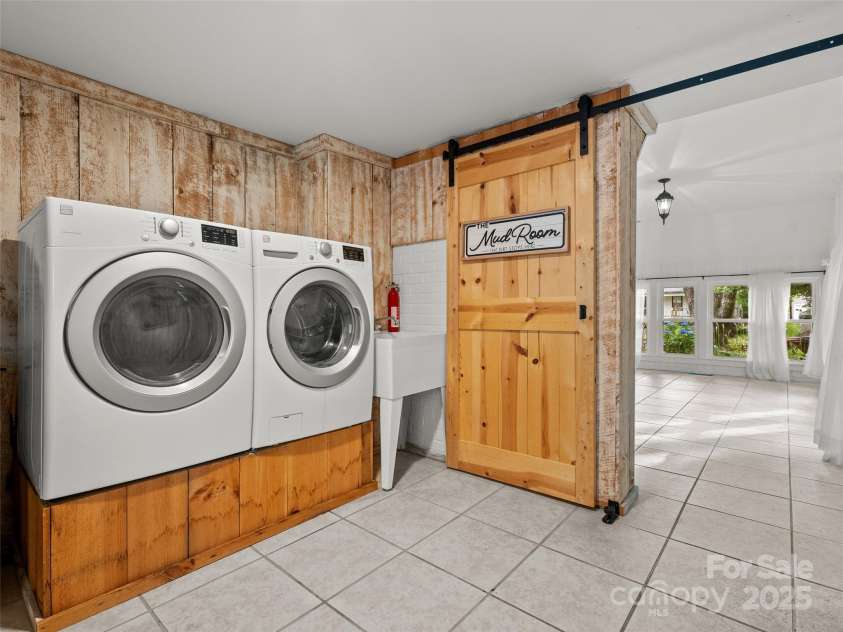 179 Country Club Road, Brevard, NC 28712.  MLS# CAR4269637, YatesRealty ID 23438. 