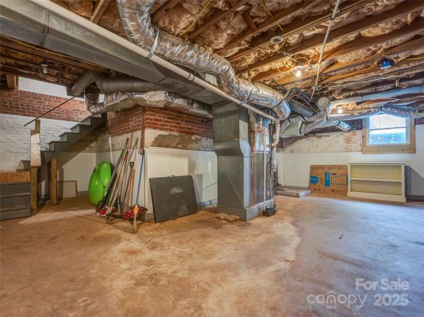179 Country Club Road, Brevard, NC 28712.  MLS# CAR4269637, YatesRealty ID 23438. 