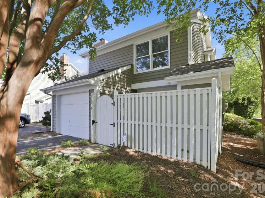 7287 Meeting Street, Charlotte, NC 28210.  MLS# CAR4360714, YatesRealty ID 23438. 