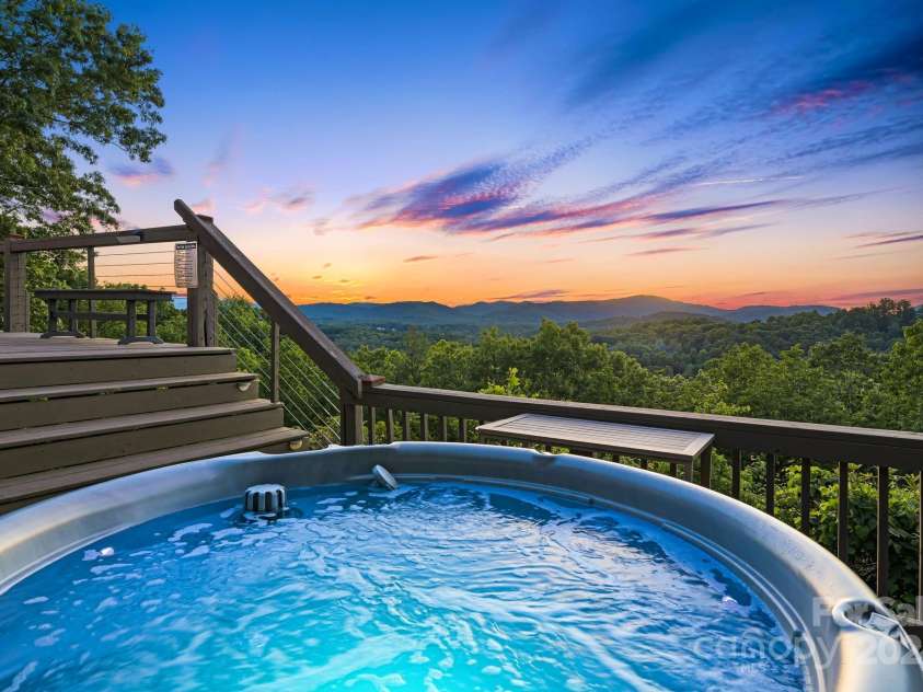 140 Camby Drive, Fairview, NC 28730.  MLS# CAR4178451, YatesRealty ID 2344. 