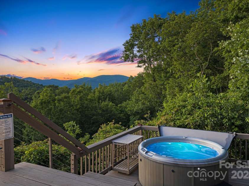 140 Camby Drive, Fairview, NC 28730.  MLS# CAR4178451, YatesRealty ID 2344. 