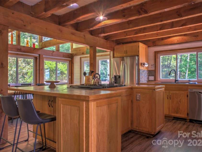 140 Camby Drive, Fairview, NC 28730.  MLS# CAR4178451, YatesRealty ID 2344. 