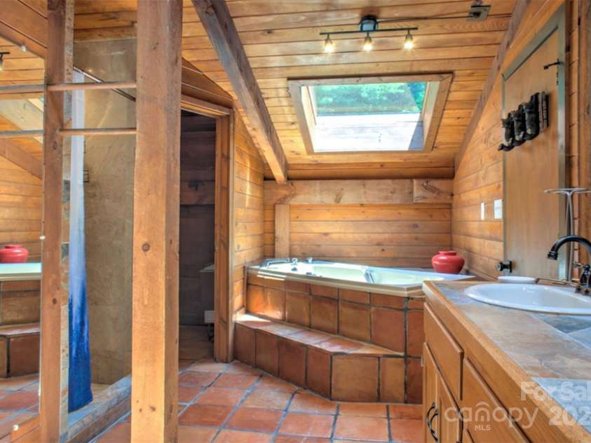 140 Camby Drive, Fairview, NC 28730.  MLS# CAR4178451, YatesRealty ID 2344. 