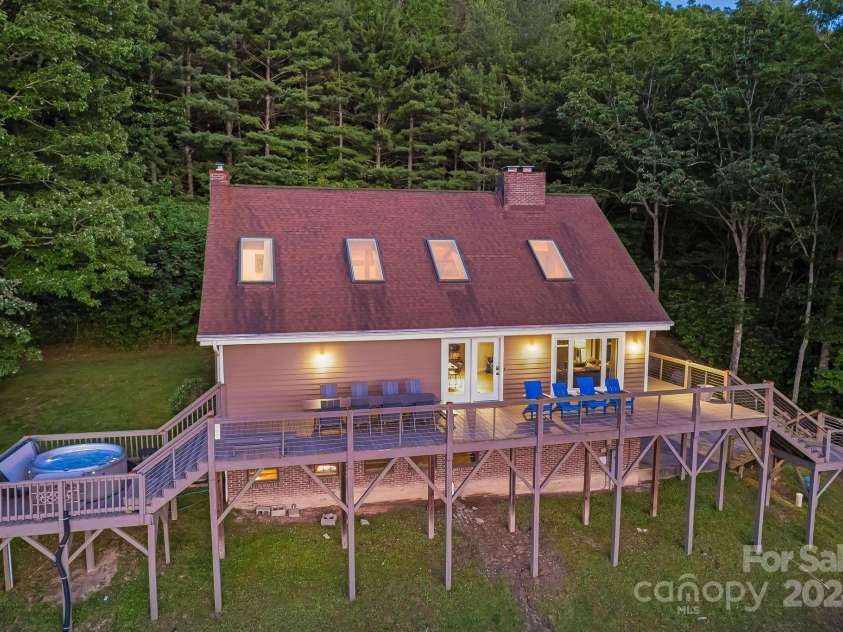 140 Camby Drive, Fairview, NC 28730.  MLS# CAR4178451, YatesRealty ID 2344. 
