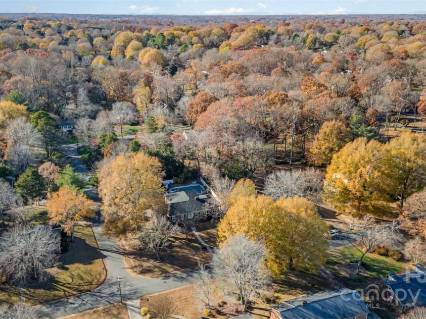 300 Gloucestershire Road, Winston Salem, NC 27104.  MLS# CAR4321606, YatesRealty ID 2344. Aerial of neighborhood