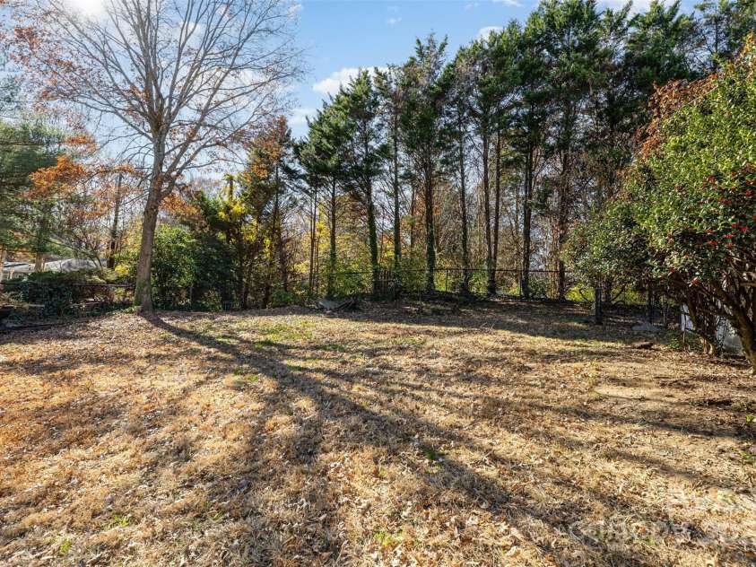 300 Gloucestershire Road, Winston Salem, NC 27104.  MLS# CAR4321606, YatesRealty ID 2344. Backyard fenced