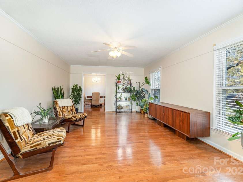 300 Gloucestershire Road, Winston Salem, NC 27104.  MLS# CAR4321606, YatesRealty ID 2344. Front Living Room