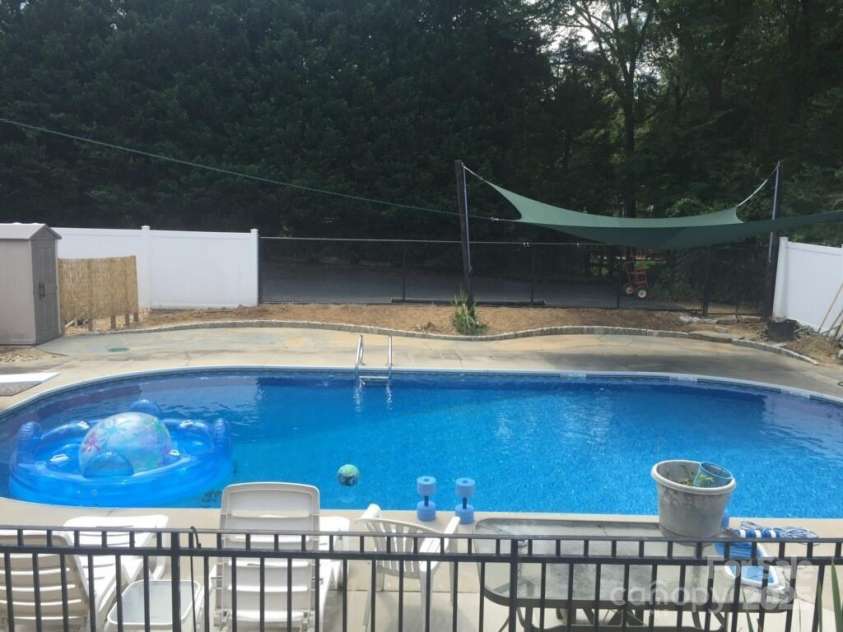 300 Gloucestershire Road, Winston Salem, NC 27104.  MLS# CAR4321606, YatesRealty ID 2344. Older oicture of pool