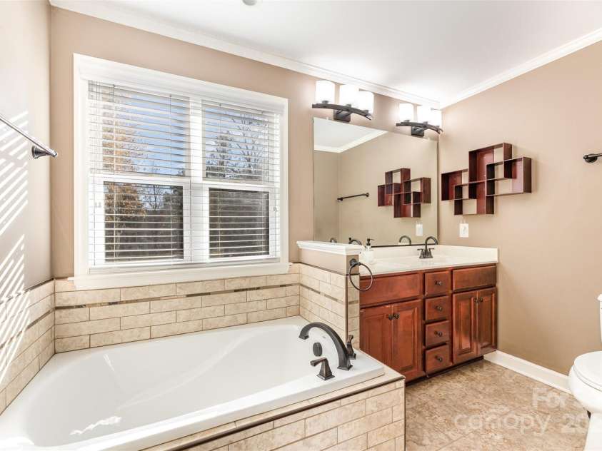 300 Gloucestershire Road, Winston Salem, NC 27104.  MLS# CAR4321606, YatesRealty ID 2344. Primary Bathroom 1