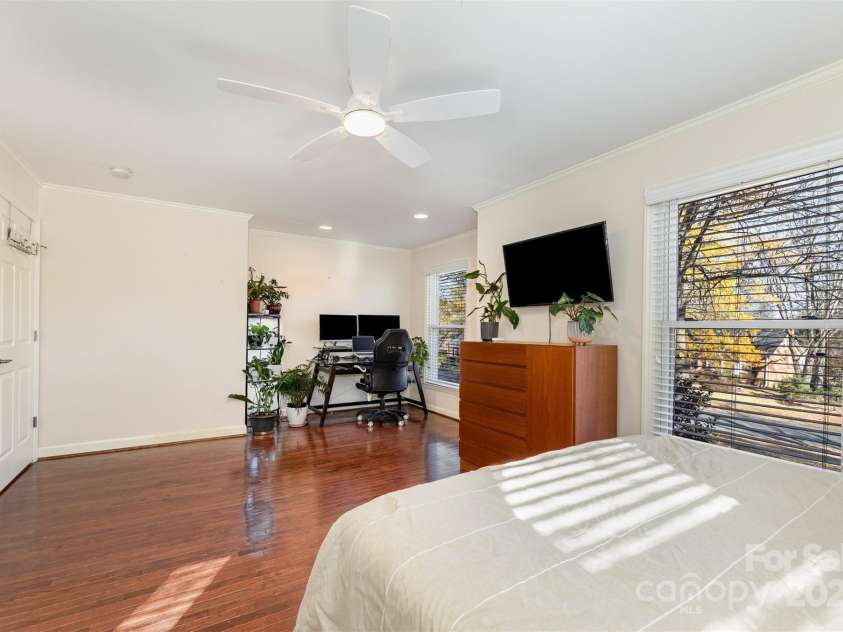 300 Gloucestershire Road, Winston Salem, NC 27104.  MLS# CAR4321606, YatesRealty ID 2344. Second Primary Bedroom