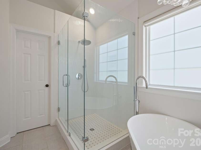 14506 Harvington Drive, Huntersville, NC 28078.  MLS# CAR4382573, YatesRealty ID 23440. 