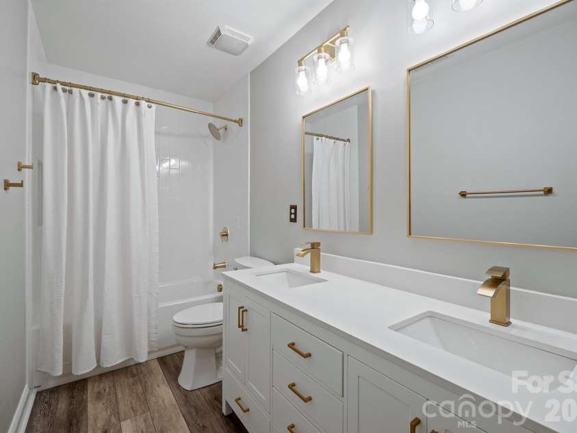14506 Harvington Drive, Huntersville, NC 28078.  MLS# CAR4382573, YatesRealty ID 23440. 