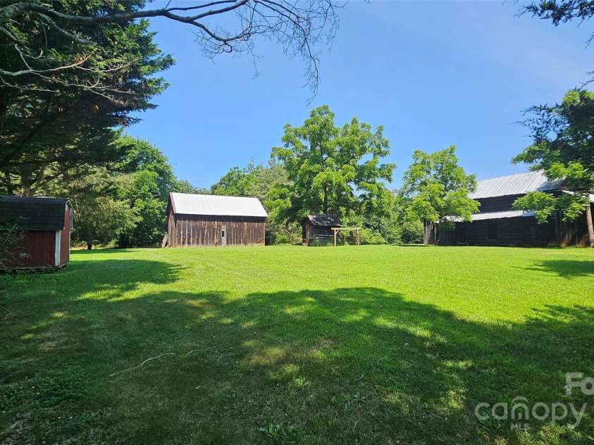 233 Hicks Road, Statesville, NC 28625.  MLS# CAR4273978, YatesRealty ID 23441. 